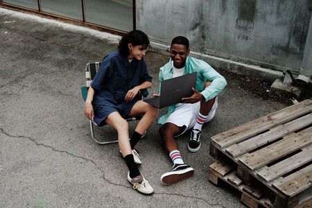 Laptop Key Visual 2025 Lifestyle Images Gram Pro Creator 03