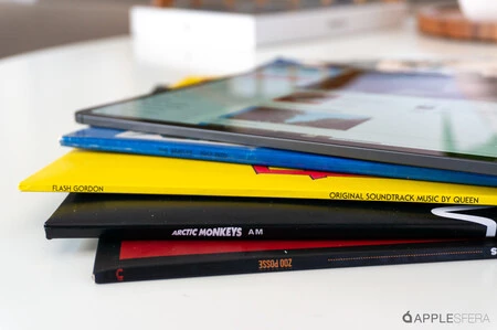 ビニールレコードとiPad Pro M4(上)