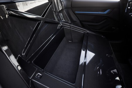 Porsche Taycan Turbo GT panel trasero