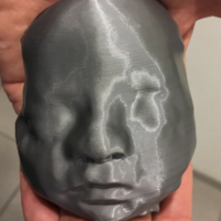 Unos padres invidentes conocen el rostro de su hija gracias a la impresión 3D de una ecografía