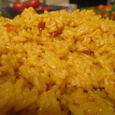 Recupera tu arroz pasado de cocción con este simple truco de cocina: en menos de 10 minutos lo puedes salvar