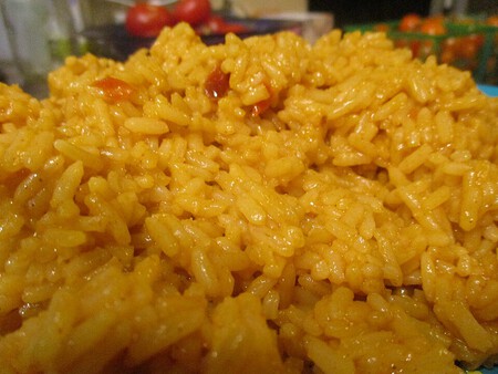 Recupera tu arroz pasado de cocción con este simple truco de cocina: en menos de 10 minutos lo puedes salvar