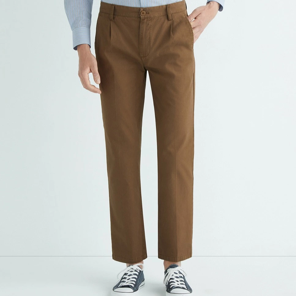 Pantalón chino básico de hombre con pinzas 