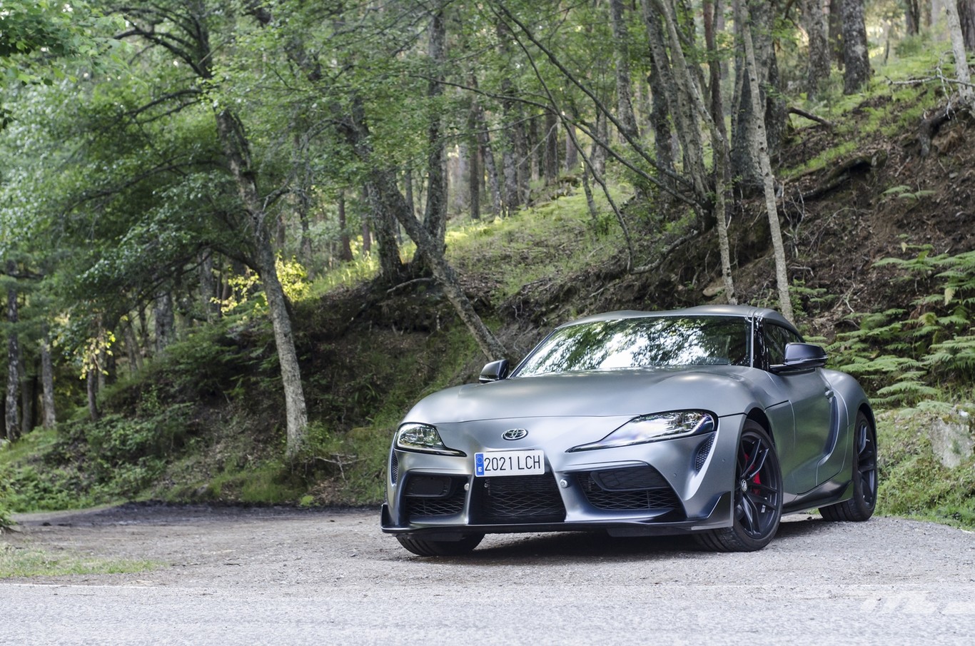 Probamos el Toyota GR Supra: un deportivo de 340 CV muy radical por fuera pero civilizado por dentro, y demasiado caro