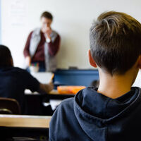 86% da Geração Alfa usa IA para estudar: relatório identificou ponto em que isso começa a se voltar contra eles 