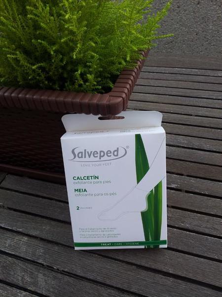 Calcetín exfoliante Salveped de Cederroth, para una pedicura express sin salir de casa
