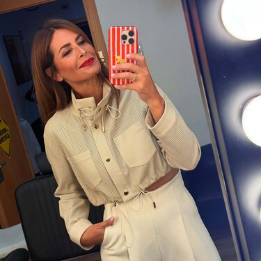 Nuria Roca triunfa con los zuecos favoritos de las pijas de más de 40 años para caminar este otoño