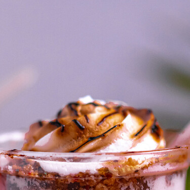 Aldi soluciona el tema del postre con estas copas de cristal rellenas merengue y chocolate tan deliciosas como baratas