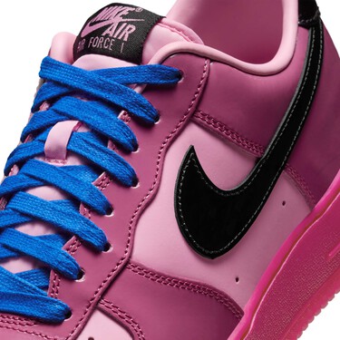 Nike ha lanzado las Air Force color chicle que son una inyección pura de optimismo para tus estilismos de invierno