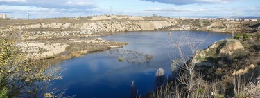 Madrid quiere vaciar una laguna de Vicálvaro: debajo hay un material clave para baterías y coches eléctricos 