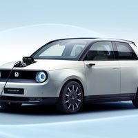 Francia ya tiene fecha para la eliminación de los autos diésel y a gasolina