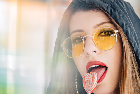 Cómo usar accesorios para hacer nuestros retratos más interesantes