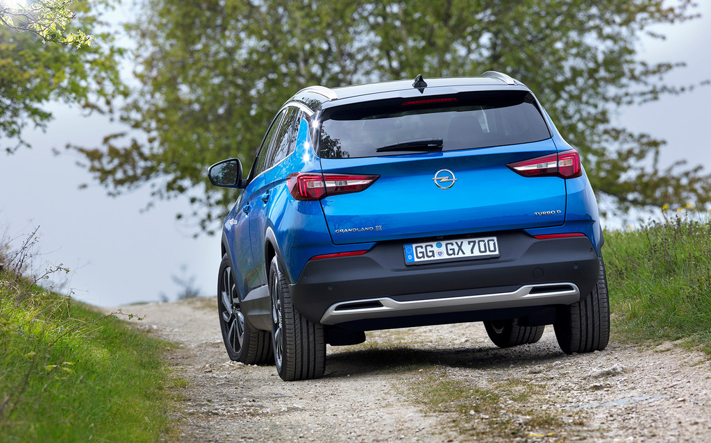 Comparativa Opel Grandland X vs Peugeot 3008: ¿cuál es mejor para comprar?