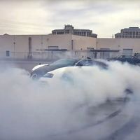 ¡Brutal! Un Bugatti Veyron y un burnout de 40.000 euros en neumáticos desintegrados en segundos