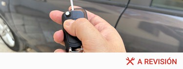 El truco para no achicharrarte cuando dejas el coche aparcado en la calle es utilizar esta función oculta del mando a distancia