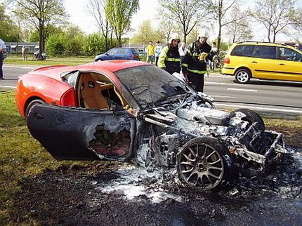 Ferrari 599 GTB ardiendo