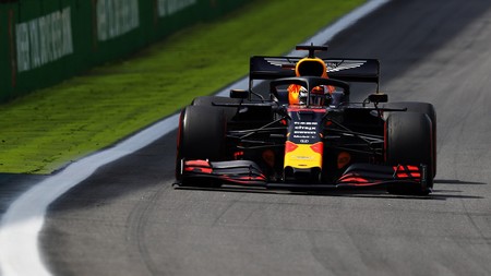 Max Verstappen gana un apasionante Gran Premio de Brasil en el que Carlos Sainz ha rozado el podio