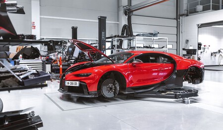 Bugatti Llama A Revision A Un Solo Chiron 4