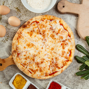 Con más potencia y capacidad este cacharro supera a la freidora de aire, podemos hacer hasta pizza