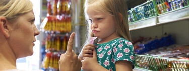 Regañar a tu hijo en público daña su autoestima; dialoga con él en privado 