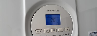El técnico de la caldera me aconsejó pulsar un botón cuando llega el calor. Tan importante que puse hasta un post-it para no olvidarlo