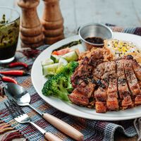 Barbacoa y ahumador dos en uno: este modelo de barbacoa Kentucky promete unos asados de primera y está de oferta en PcComponentes