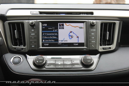 Toyota RAV4 2013, radio USB
