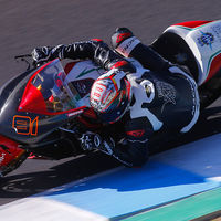 Jordi Torres toma contacto con su MV Agusta: “Va muy bien, me divierto con ella”