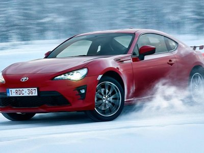 Cómo diferenciar un deportivo europeo, uno americano y uno japonés