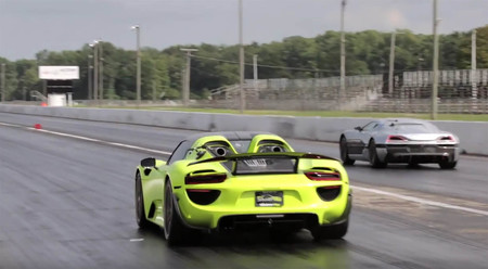 Mira cómo el Rimac Concept_One se merienda a un Porsche 918 Spyder