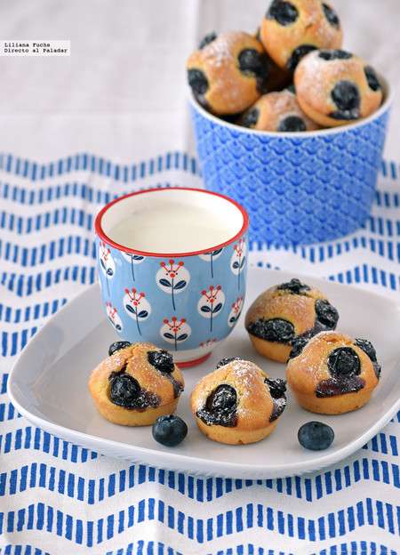 Mini muffins de arándanos y limón. Receta para un picoteo dulce