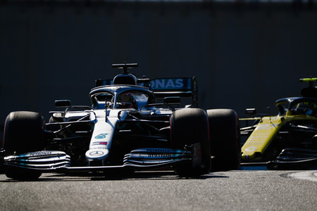 Lewis Hamilton se lleva la última pole del año en Abu Dabi ante otra pifia de Ferrari con Charles Leclerc