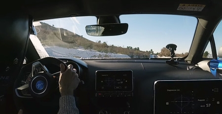 ¡Diversión pura y dura! Así de juguetón se muestra el nuevo Alpine A110 en este vídeo 'onboard'