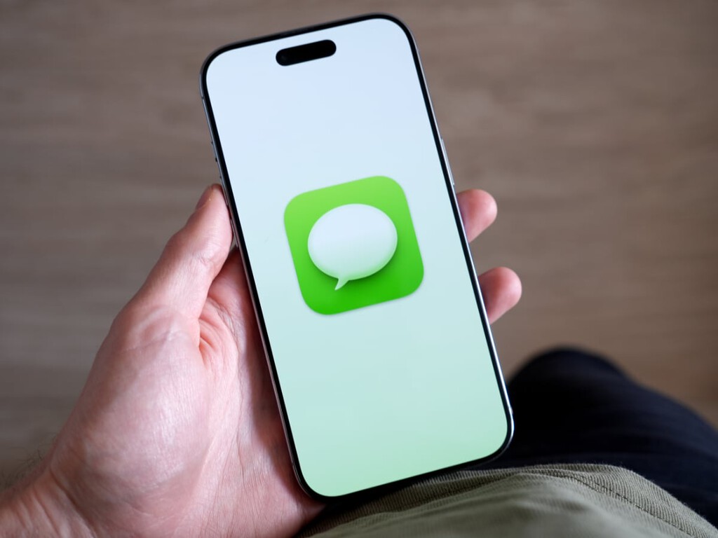 ¿Te ha llegado un SMS extraño al iPhone? No lo abras todavía. ChatGPT tiene una forma de decirte si es peligroso 