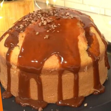 Cómo hacer pan de elote con cobertura de cajeta y nuez, con la receta de la chef Ana Casanova