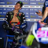 El motivo de la peineta de Fabio Quartararo: Yamaha se ha quedado sin repuestos en MotoGP y tuvo que compartir moto en los test 