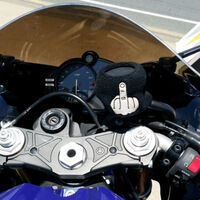 En Italia tienen un problema: alguien está creando multas falsas con impresoras portátiles de Temu para estafar a los moteros 