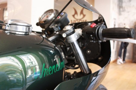 Triumph Bonneville Monkee Hook