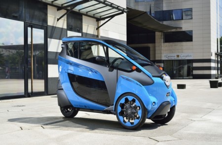 Toyota Iroad Azul