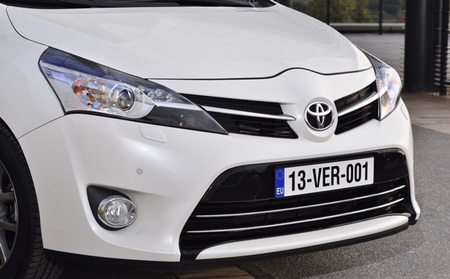 Toyota Verso 2013 01