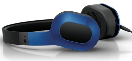 KEF presenta dos nuevos modelos de auriculares portátiles