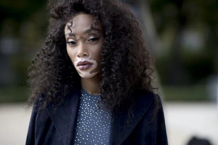 Belleza en estado puro: las calles de Paris nos dejan con looks de impresión durante su Semana de la Moda