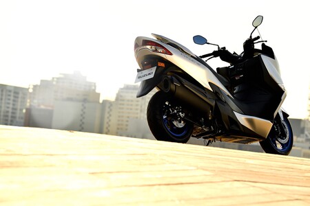 Suzuki Burgman 400 2021 028