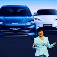 Stella Li, vicepresidenta de BYD: "dentro de uno o dos años, nuestros autos híbridos enchufables dominarán las ventas" 