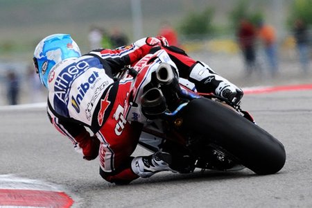 Superbikes EE.UU 2011: pleno ducatista encabezado por Carlos Checa
