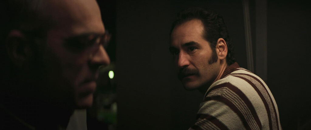 ‘Golpes’ es ejemplar mezclando thriller de atracos y cine de la transición, pero acaba conteniéndose en sus puñetazos