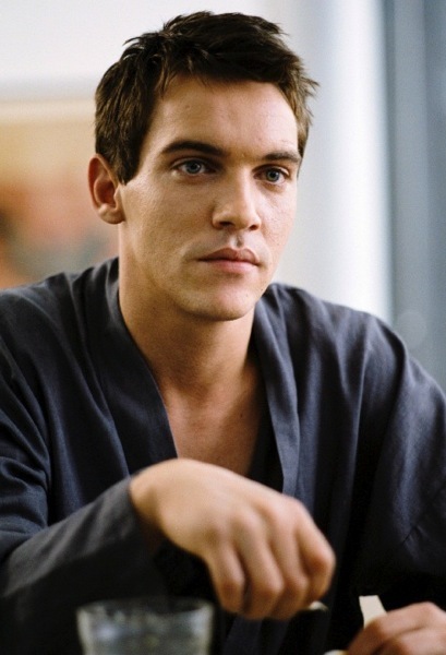 Si Jonathan Rhys Meyers va a ser el nuevo Drácula, yo me hago donante de sangre a la de ya