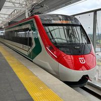 Casi 10 años en construcción, y el tren que conecta CDMX con Toluca sigue dando problemas: una estructura cayó en Vasco de Quiroga 