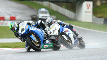 British Superbikes 2012: Jon Kirkham sale a flote en el naufragio del BSB