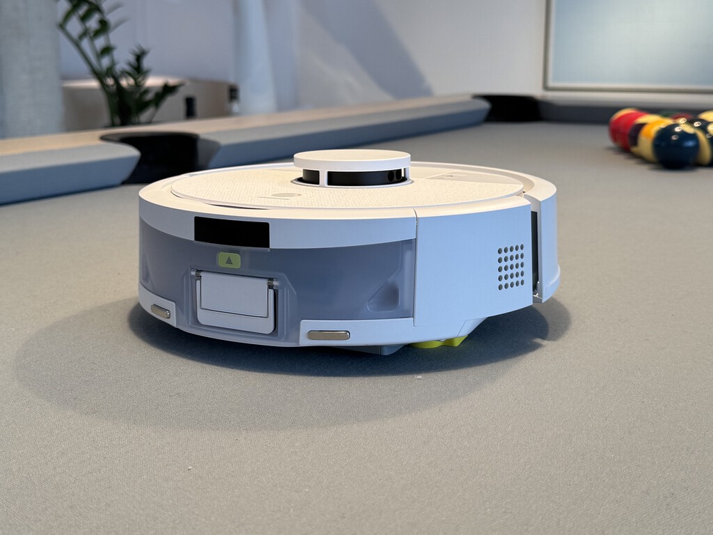Los robots aspiradores han ido ganando tamaño con los años: iRobot apuesta ahora por lo contrario con su nuevo Roomba Mini